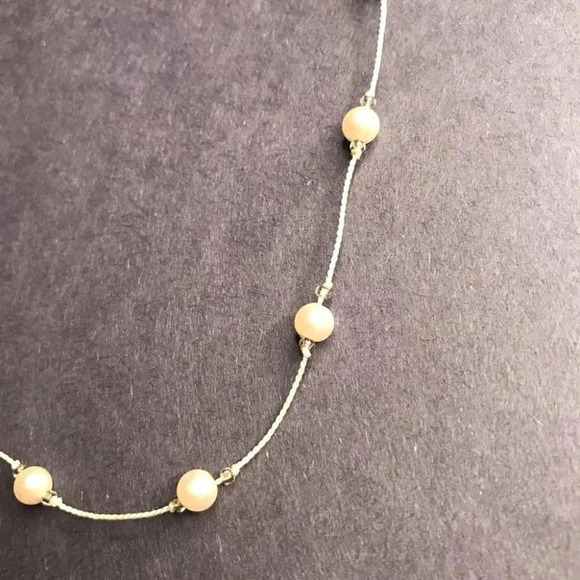 Hand Made Elegant Pearl Necklace Simple Minimal - Picture 6 of 7